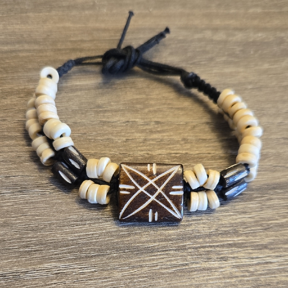 Beaded Bracelet with Geometric Design